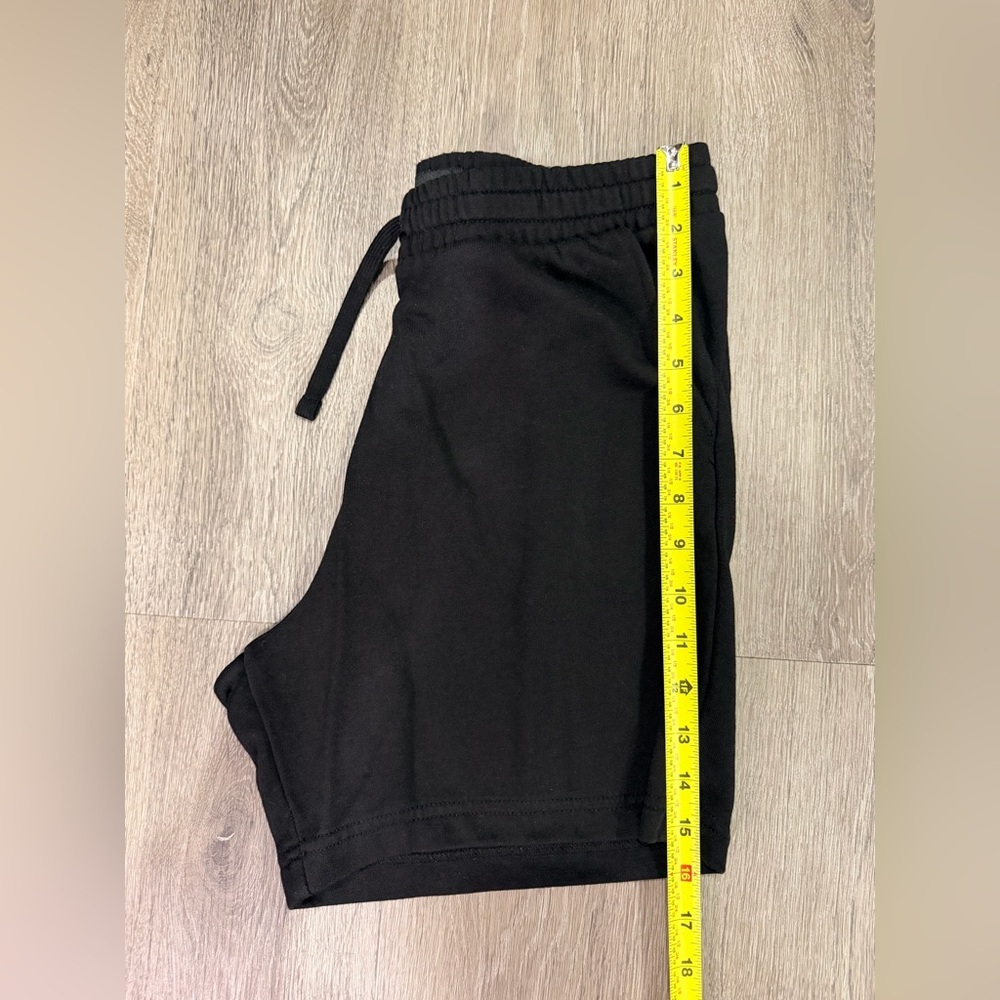 H&M Men's SweatShorts in Black - Picture 3 of 5